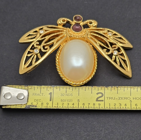 Avon Gold and Pearl Insect Brooch - Picture 10 of 11